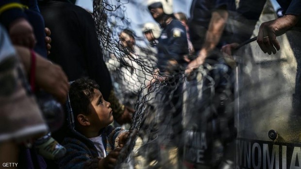 اللاجئون في مواجهة الشرطة المقدونية