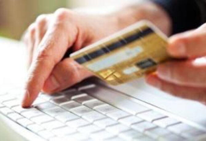 مستلزمات اقتصاد المستقبل: كمبيوتر+ إنترنت+ بطاقة بنكية