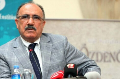 بشير أتالاى نائب رئيس الوزراء التركى