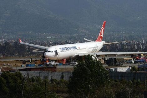 أجبر التهديد الطائرة التركية على الهبوط في مطار كندي