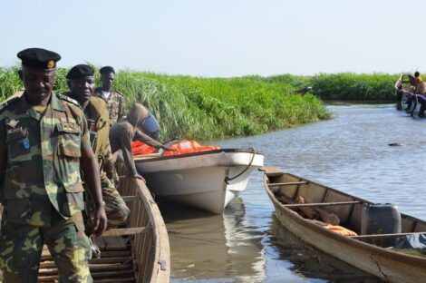 جانب من بحيرة تشاد على الحدود مع الكاميرون