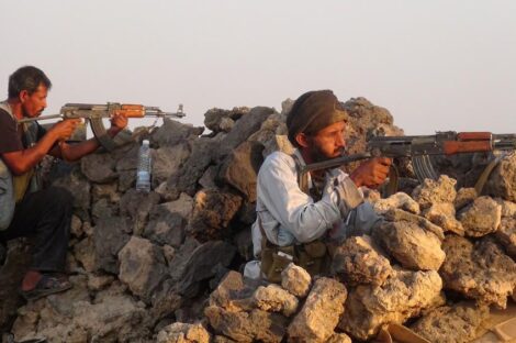 صورة أرشيفية لعناصر من المقاومة الشعبية في اليمن