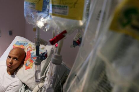 صورة أرشيفية لمريض سرطان