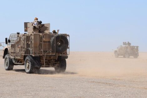 عربات عسكرية لقوات التحالف في تعز