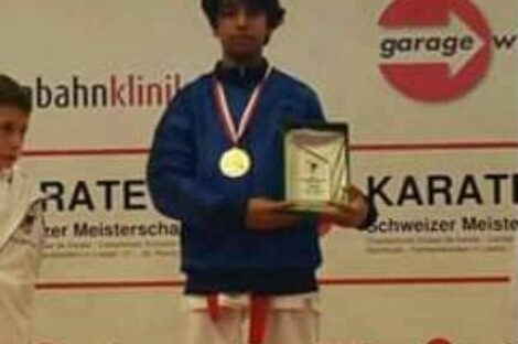 لاعب الكاراتيه عمر خالد