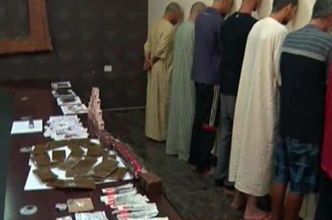 تشكيل عصابي من تجار الخمور والمخدرات