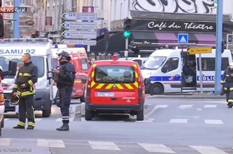 مقتل مشتبهين بينهما انتحارية شمالي باريس