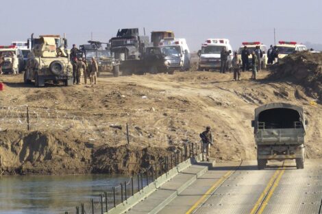القوات العراقية تواصل الحشد لاستعادة الرمادي بالكامل