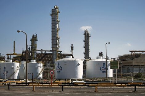 المؤسسة الوطنية للنفط تسعى لإعادة افتتاح حقلي الشرارة والفيل في الجنوب