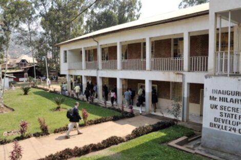 أصيب نحو 200 شخص بالإعياء من جراء الإصابة بفيروس