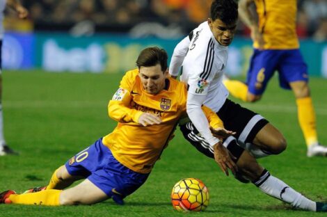 أوقف فالنسيا سلسلة انتصارات ضيفه برشلونة