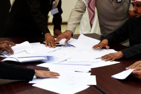 أول عملية اقتراع في السعودية يتاح للنساء المشاركة فيها ترشحا وانتخابا