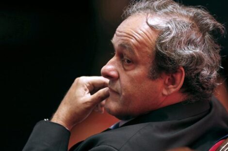 بلاتيني بلقطة أرشيفية