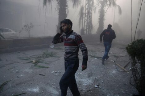 دمار عقب غارة على الغوطة الشرقية بريف دمشق - أرشيفية