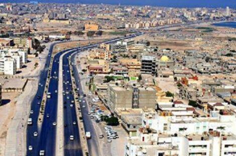 طبرق.. عواكس ليلية للحد من حوادث المرور