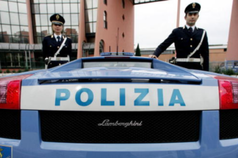 عنصران من الشرطة الإيطالية (أرشيفية)