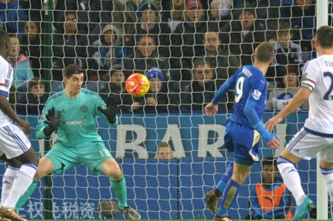 فاردي يحرز الهدف الأول لأصحاب الأرض