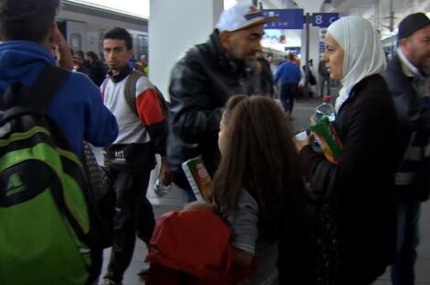 لاجئون سوريون يصلون ألمانيا قادمين من النمسا (أرشيفية)