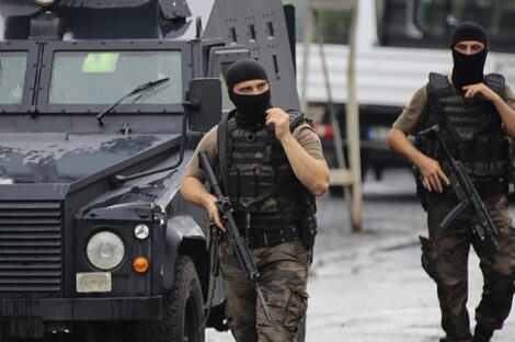 القوات التركية تنفذ عمليات عسكرية في جنوب شرقي تركيا