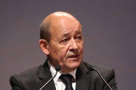 وزير الدفاع الفرنسي جان ايف لودريان