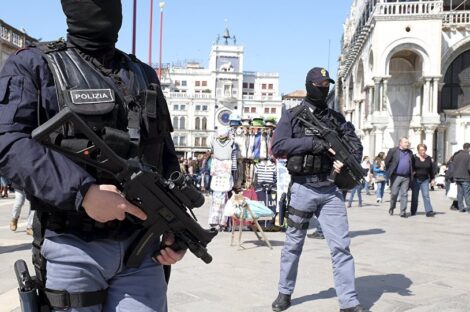 الشرطة الإيطالية