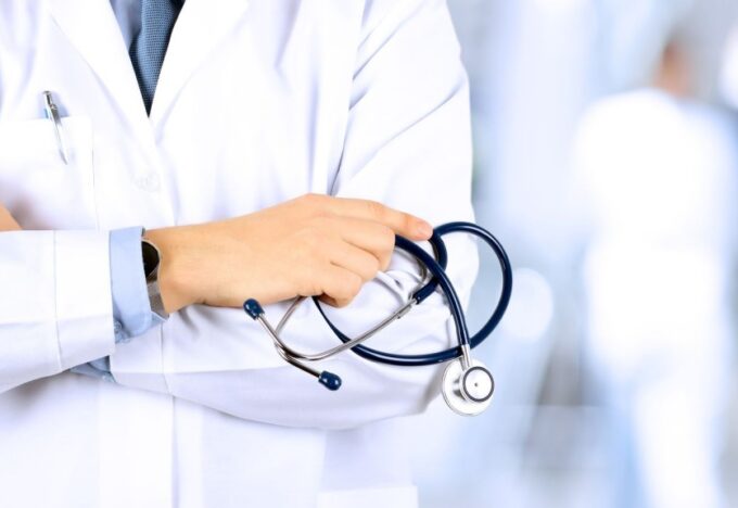 انت طبيب نفسك