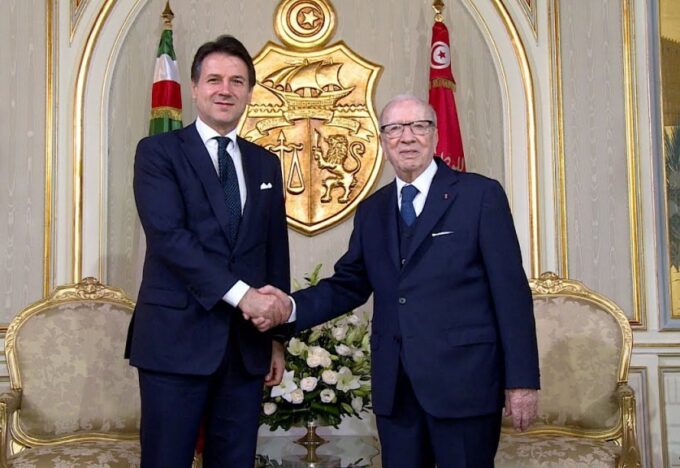 تونس وإيطاليا