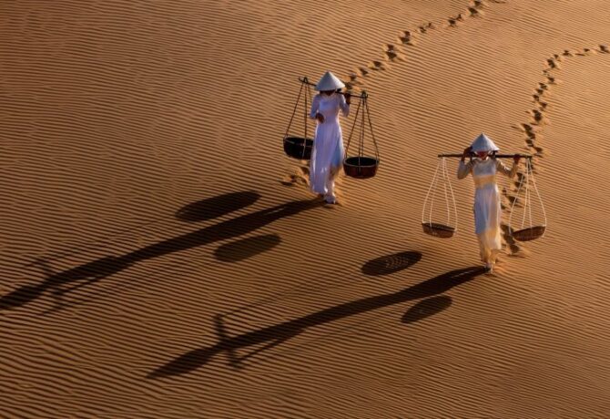 فتاتا الكثبان الرملية