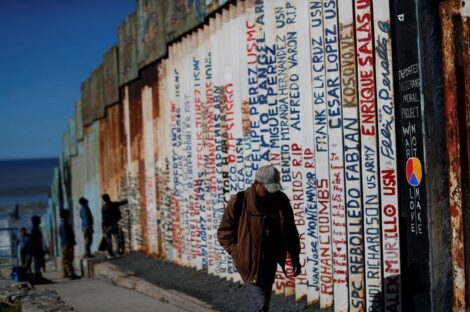 الجدار بين المكسيك وأمريكا