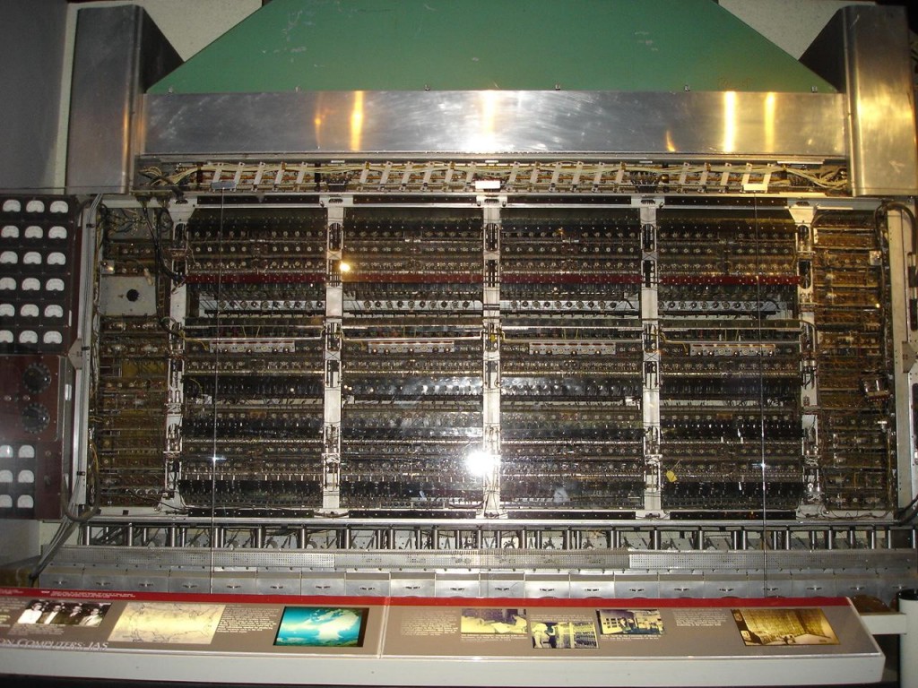 أول جهاز كمبيوتر تجاري