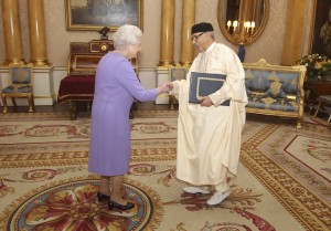 محمود الناكوع يقدم اليوم أوراق اعتماده للملكة اليزابيث الثانية