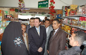 باسم عودة يستعين بالتجربة "التركية" في تحسين سلاسل إمداد السلع الغذائية بمصر