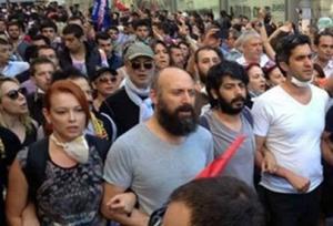 فنانون يساندون الشعب