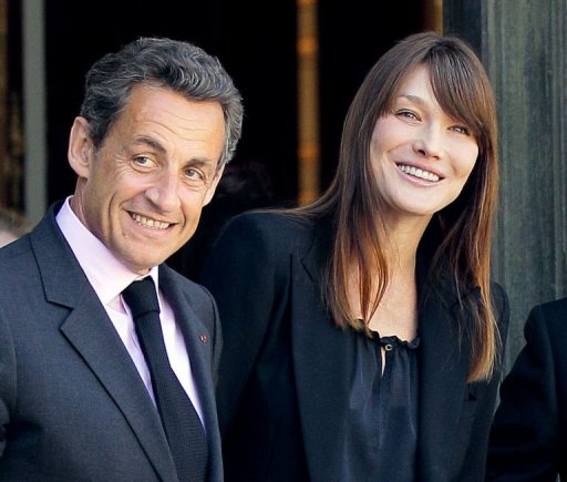 كارلا بروني مع زوجها الرئيس السابق نيكولا ساركوزي