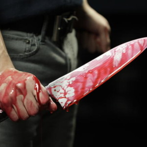 سدد الجار طعنة قاتلة إلي جارته ظانا بأنها زوجة شقيقه.