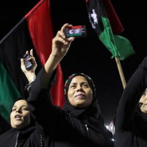 النظرة النمطية وغياب قوانين تضمن حقوقها معوقات المرحلة الانتقالية