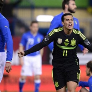 بيدرو رودريغز لاعب برشلونة يعادل كفة الإسبان مع الطليان فى مرات الفوز 