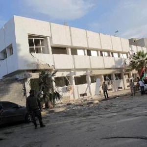 935424_570672512964162_753184918_n