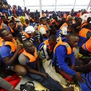 إنقاذ نحو 1250 مهاجرا في البحر المتوسط في فترة عيد الميلاد