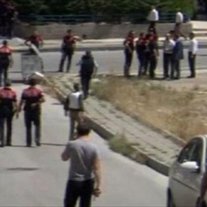 صورة من أمام موقع السفارة الليبية في تركيا (وكالة أنباء دوغان) 