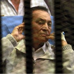 مبارك سيبقى في السجن (أرشيفية) - أ ف ب 