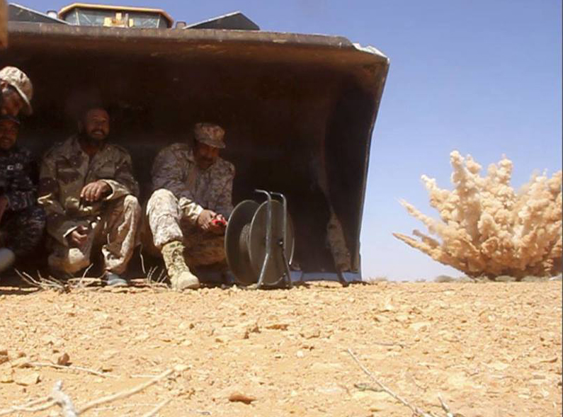 11067908_418130421688561_1086113289092423779_n