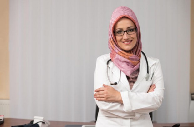 women_Muslim_doctor-22