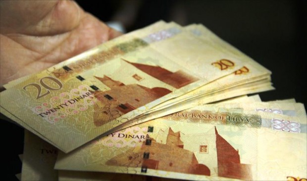 مصرف الوحدة يعاني نقص حاد في السيولة