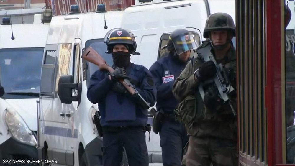 حملات دهم ضد مواقع يتحصن بها منفذي هجمات باريس