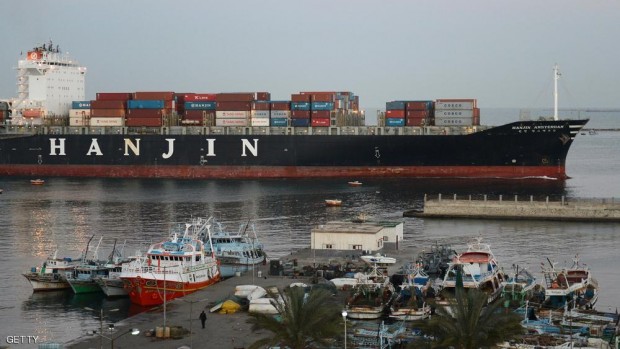 سفينة حاويات كورية في ميناء بورسعيد