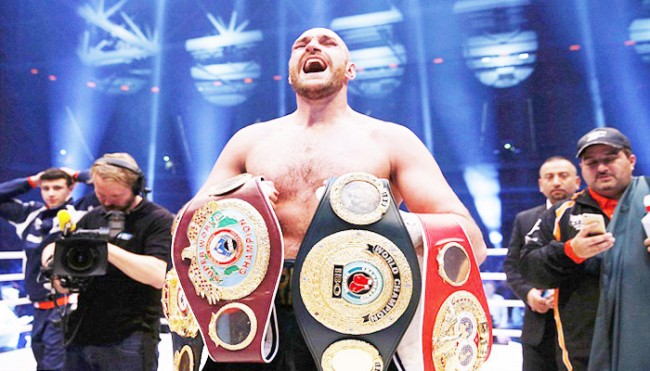 فيوري يجرد كليتشكو من لقبه العالمي للوزن الثقيل