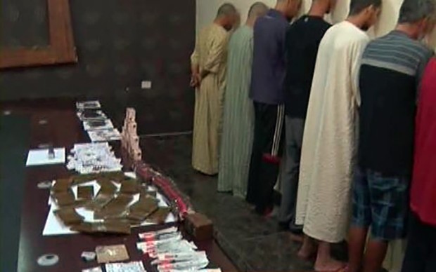 تشكيل عصابي من تجار الخمور والمخدرات