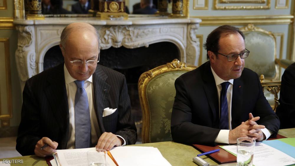 هولاند يعقد اجتماعاً طارئاً بعد مداهمة شقة في باريس