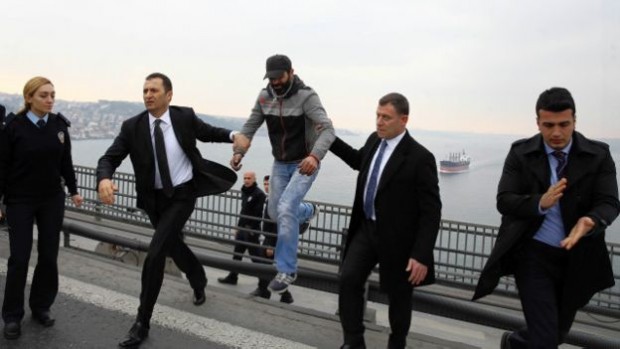 151225225131_erdogan_bosphorous_bridge_suicide_640x360_ap_nocredit